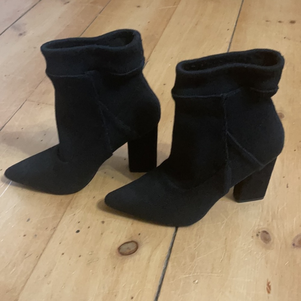 Halston heels - Picture 2 of 4
